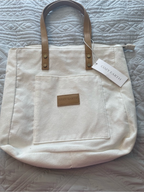 cozy earth Handbags - Cozy Earth Canvas Tote with Tan Leather Handles & Sunsand beach hat Bundle.
